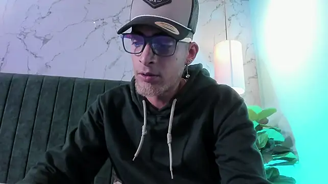 DrakeNeumann stripchat live cam model