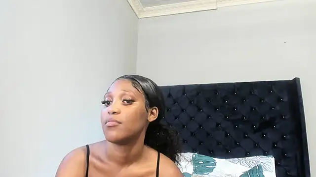 ConnieSmall24 stripchat live cam model