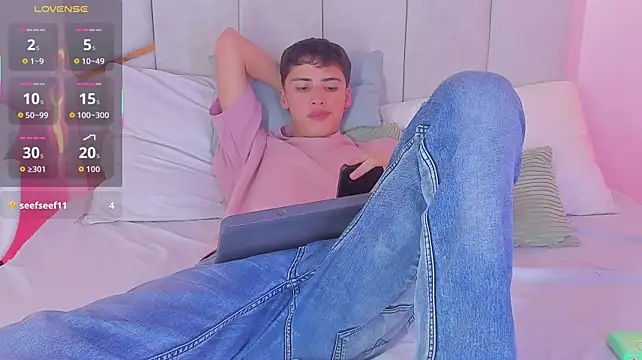 JoshClaarktt stripchat live cam model