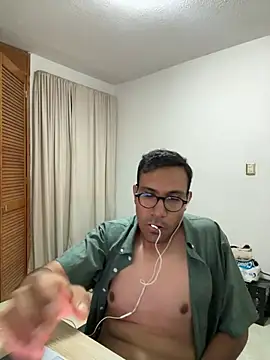AdrianGarcia89 stripchat live cam model