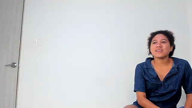 Violetta-foxx stripchat live cam model