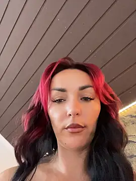 MeganFoxiyyy stripchat live cam model
