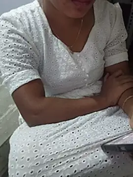 vijayshree143 stripchat live cam model