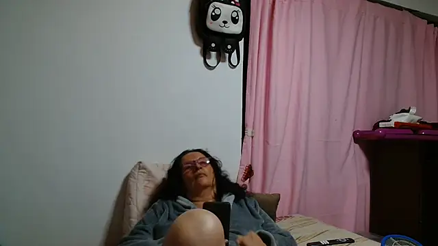 consentidamummy09 stripchat live cam model