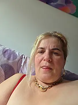 blonda27 stripchat live cam model