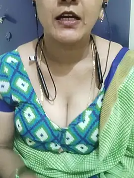 Raashi_15 stripchat live cam model