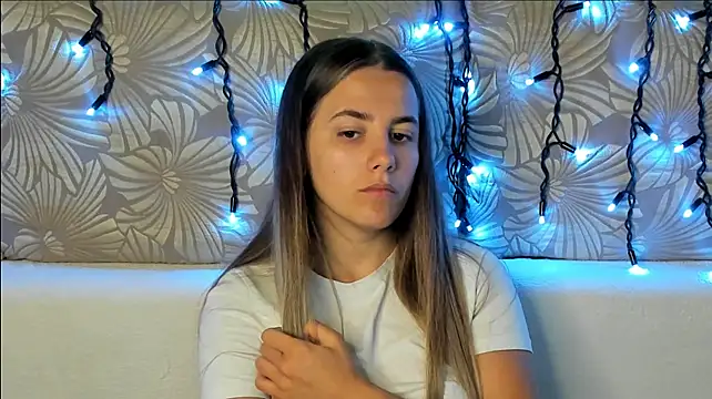 MaggieCake stripchat live cam model