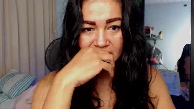 RUBII-ADAMS stripchat live cam model