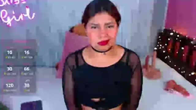 Queenamazon1 stripchat live cam model