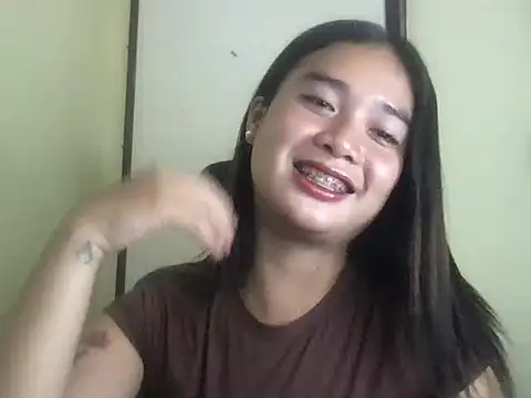 ShinningEthene stripchat live cam model