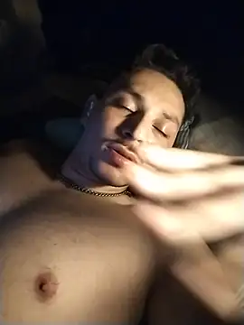 Xhurroo stripchat live cam model