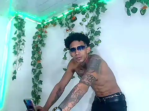 pulpoohlatin stripchat live cam model