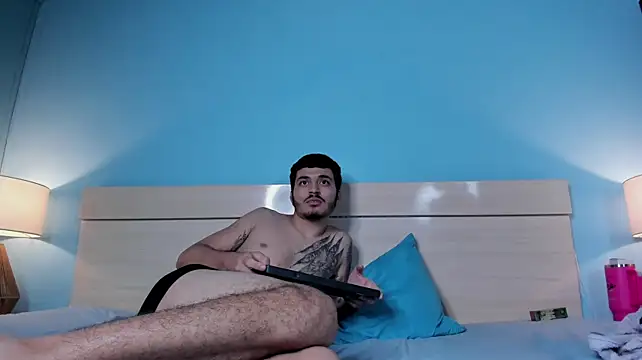 PenelopeAndLuca stripchat live cam model