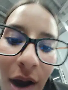 _vaness stripchat live cam model