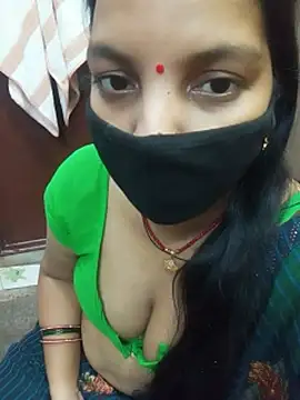 Manjudear stripchat live cam model