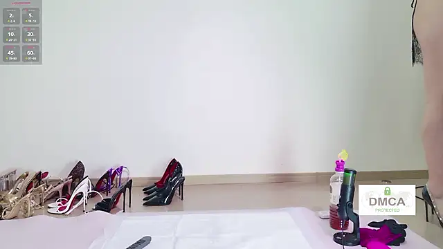 Vicki-66 stripchat live cam model