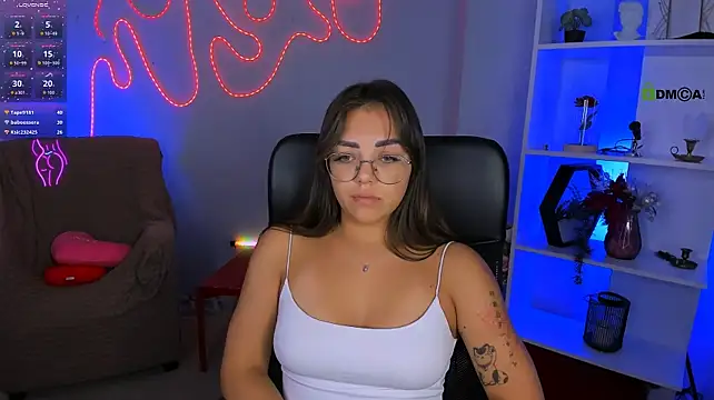 kiki_swan stripchat live cam model