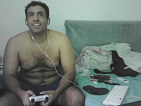 alphalatinobearx stripchat live cam model