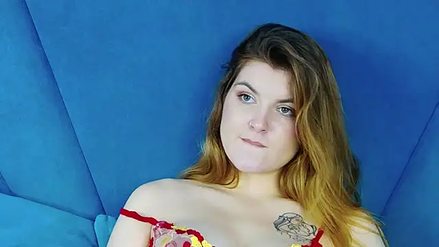 Evelisse stripchat live cam model