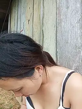 bonnie-00 stripchat live cam model