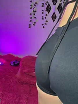 Keyla-moon stripchat live cam model