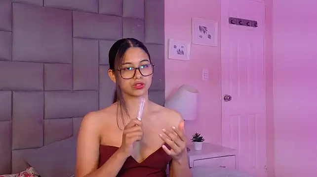 IsaSweett stripchat live cam model