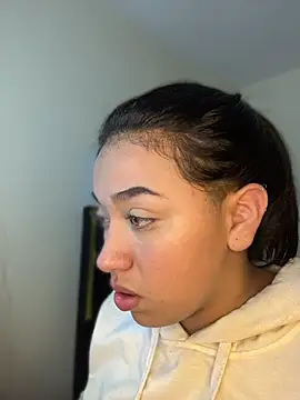 Issa_rodriguez stripchat live cam model