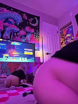 Cutiepiespanks stripchat live cam model