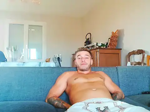 Elkafit28 stripchat live cam model