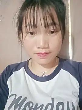 lylaanhmin stripchat live cam model
