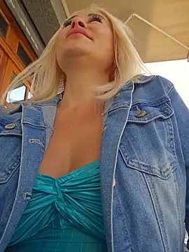 MILFBARBY stripchat live cam model