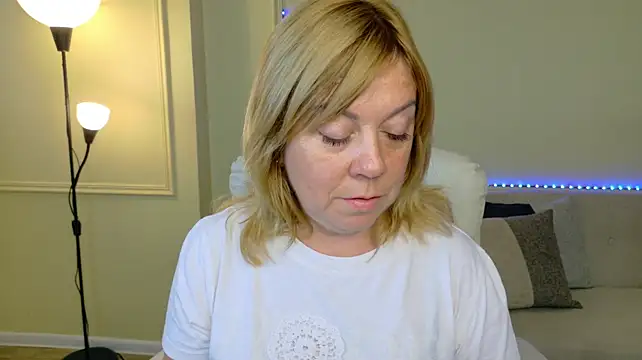 ChristinaDavedes stripchat live cam model