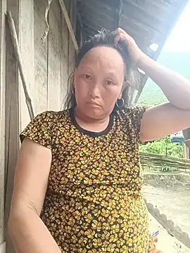 Juhi_09 stripchat live cam model