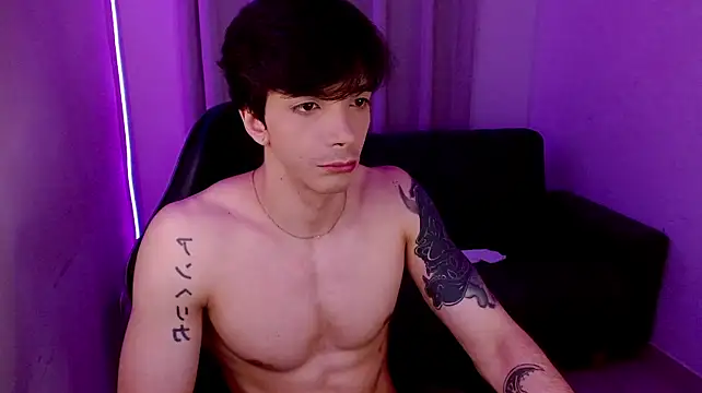 H3ll_B0I stripchat live cam model