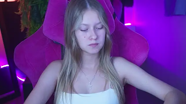 EveMundie stripchat live cam model