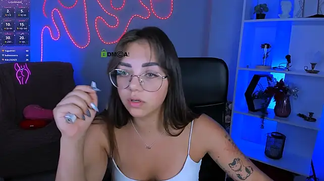 kiki_swan stripchat live cam model