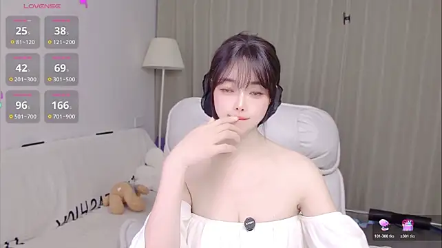 uikyy1 stripchat live cam model