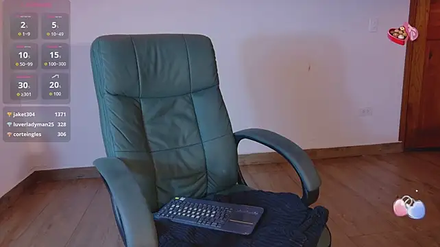 moon2_1_ stripchat live cam model