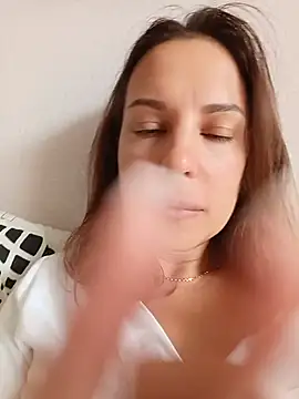 She-Moon stripchat live cam model