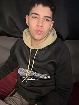 Johan_fire stripchat live cam model