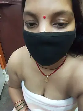 Manjudear stripchat live cam model