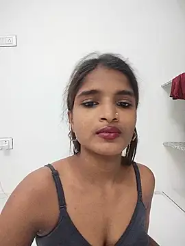 Honey-000 stripchat live cam model