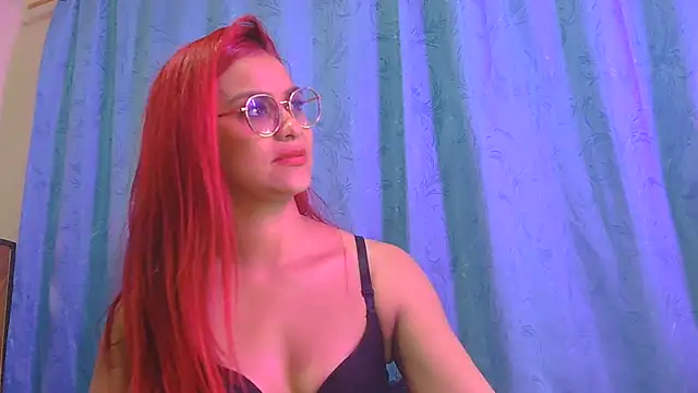 tinny_emiily stripchat live cam model
