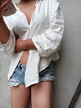 sena-cute stripchat live cam model