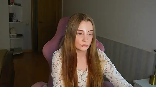 emilurrre stripchat live cam model