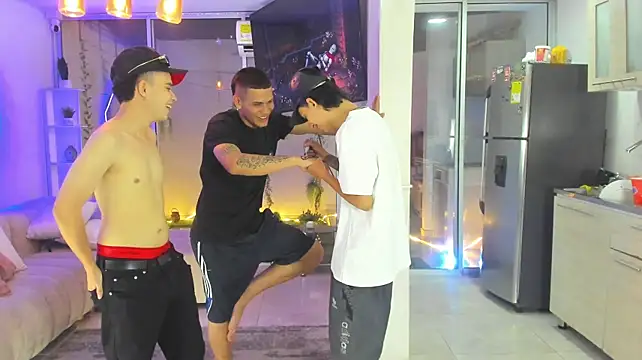 Houseofwarrios stripchat live cam model