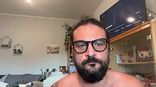beardo85 stripchat live cam model