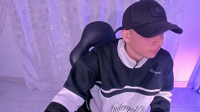 FrannBoy stripchat live cam model