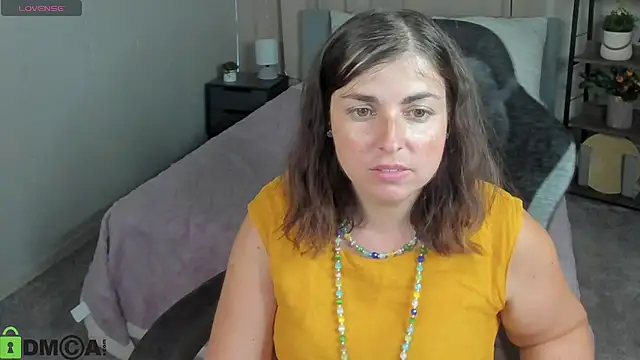 MartaEdams stripchat live cam model
