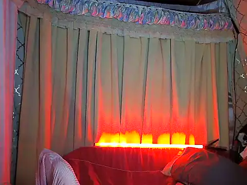 YourNikkieXxx stripchat live cam model